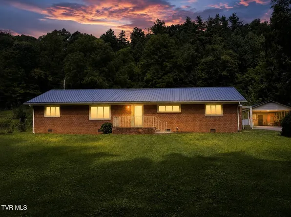 565 Circle Dr, Mountain City, TN 37683