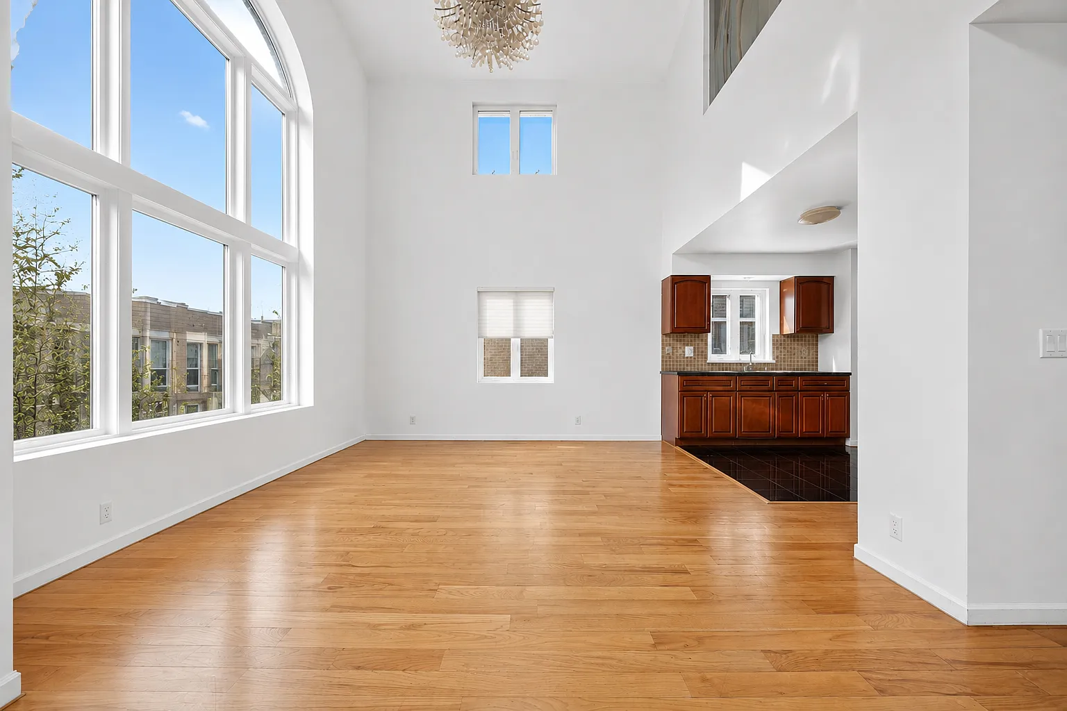 3 bed, 1412 sqft, $3,980 — Photo 4