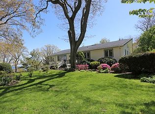 34 Beverly Ct, Northport, NY 11768