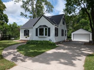 2614 N 112th St, Wauwatosa, WI 53226