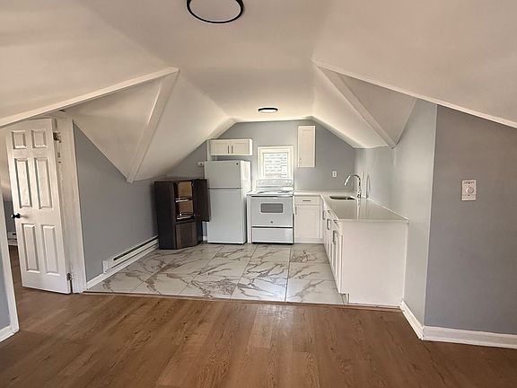 2nd image of 430 11th Ave #3E