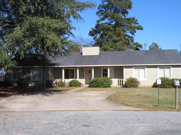 162 Pelham Dr, Leesburg, GA 31763