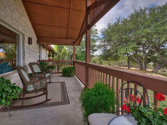 Mature live oaks abound 