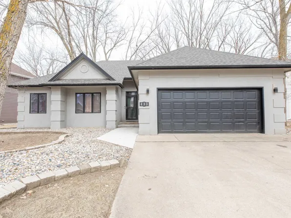 433 S Royal Troon Dr, Dakota Dunes, SD 57049