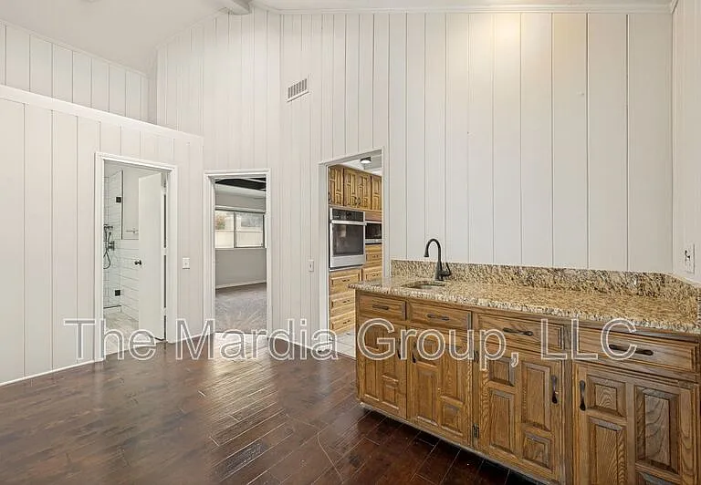 2702 Lookout Pl — Photo 10