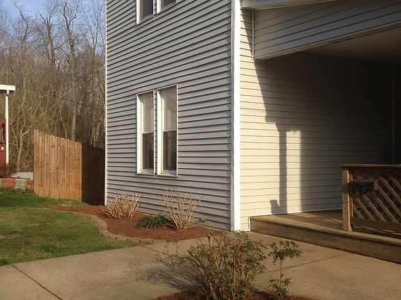 2nd image of 828 Clifton St