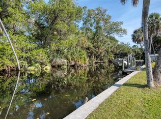 10021 W Halls River Rd, Homosassa, FL 34448