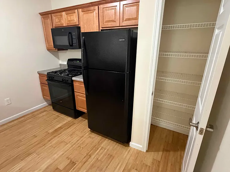 Kitchen & Pantry