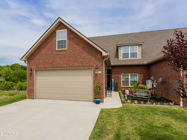 986 Meadow Walk Ln, Lenoir City, TN 37772