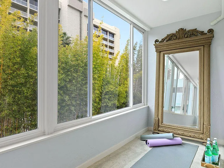 Master bedroom (bonus space)