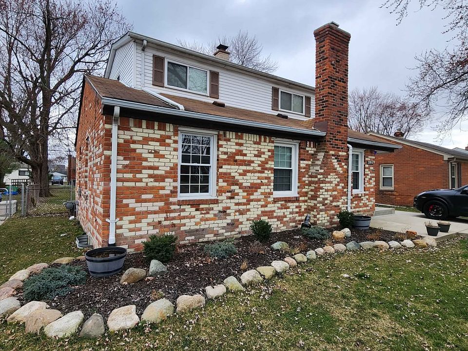 1st image of 23816 Deziel St