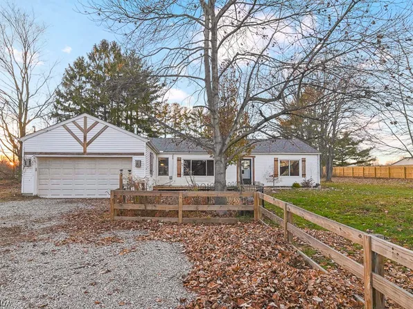 4802 Beach Rd, Medina, OH 44256