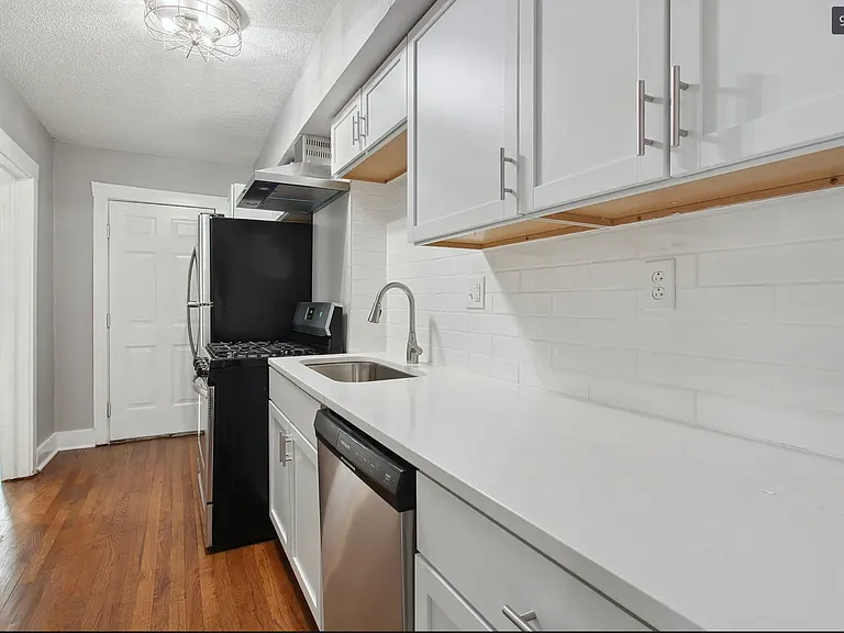 4042 Locust St #1S — Photo 7