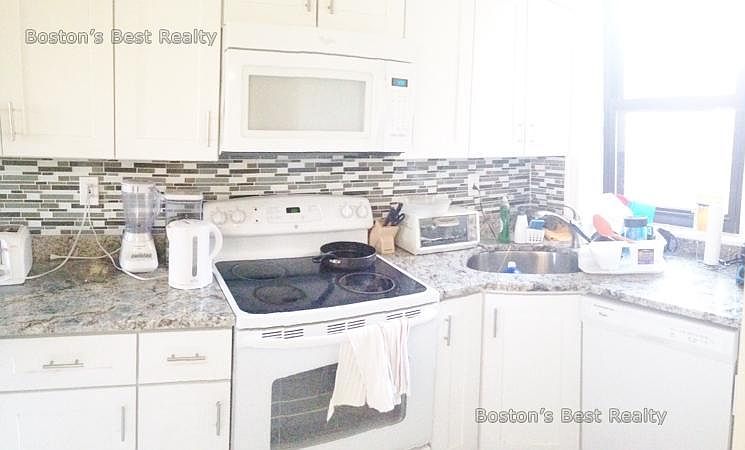 2nd image of 451 Park Dr #44C
