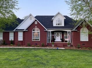 1043 River Bend Dr, Cookeville, TN 38506