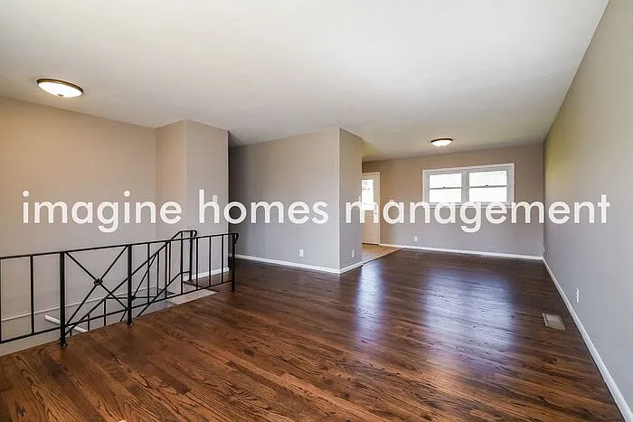 3 bed, 1.5 bath, 1499 sqft, $2,095 — Photo 4