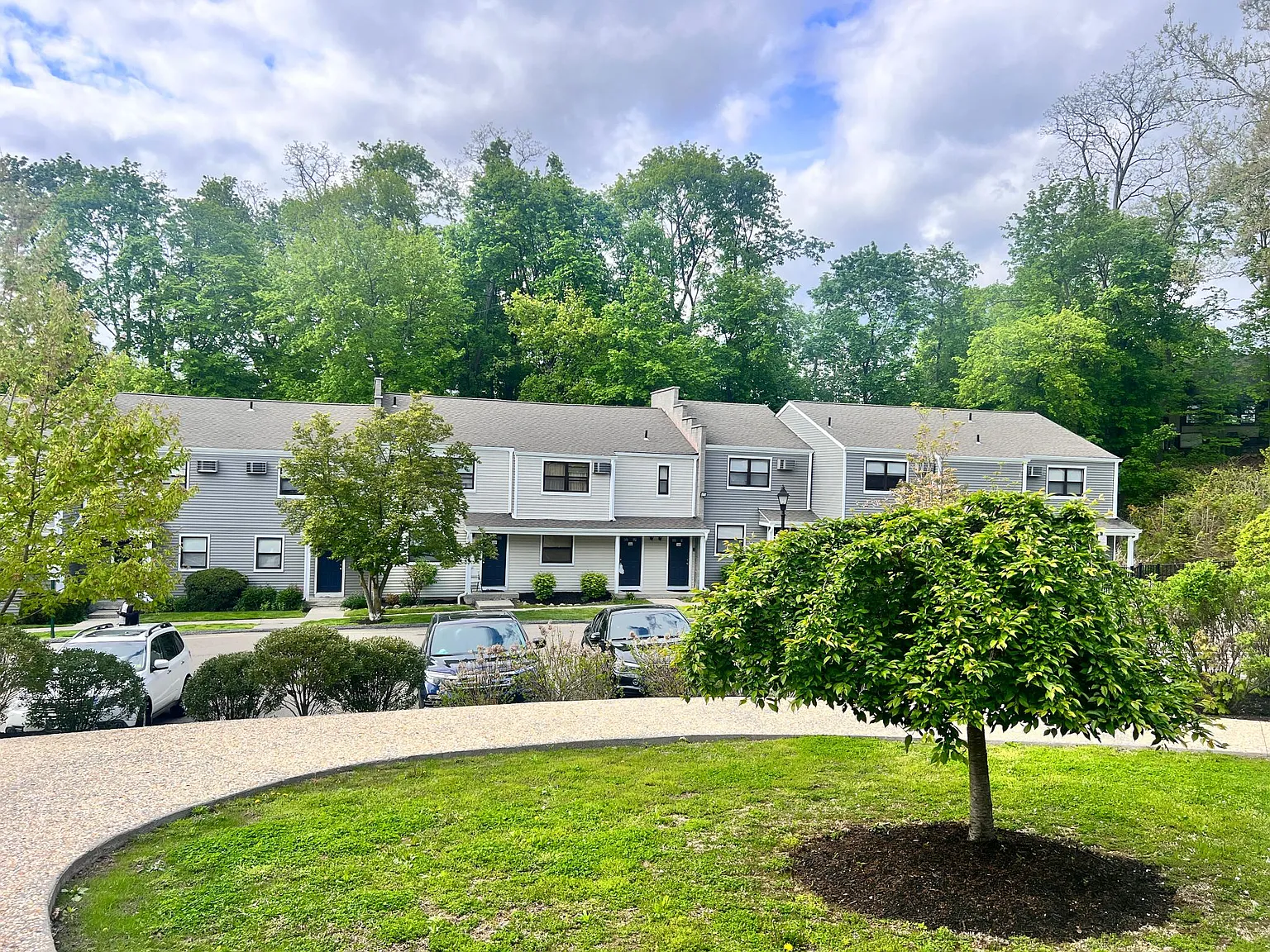 Sherwood Apartments LLC — Photo 3