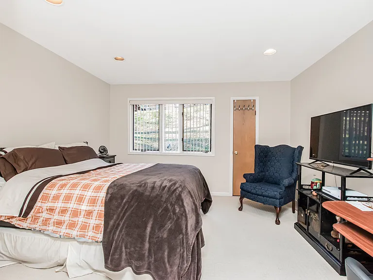 8 Davids Ln — Photo 9