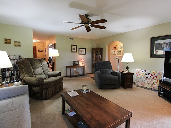 3rd image of 2706 Deborah Dr