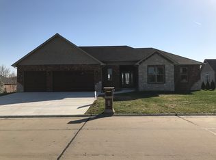 20 Gemstone Dr, Millstadt, IL 62260