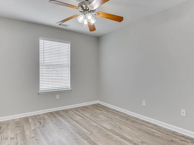 7604 Pleasantville Way — Photo 34