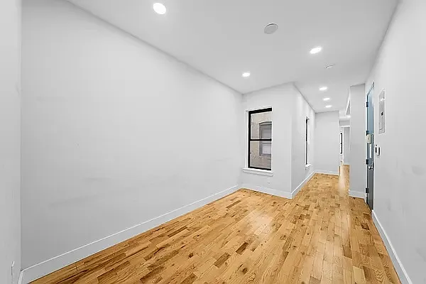 Rented by Evergreen Realty & Investments | media 2