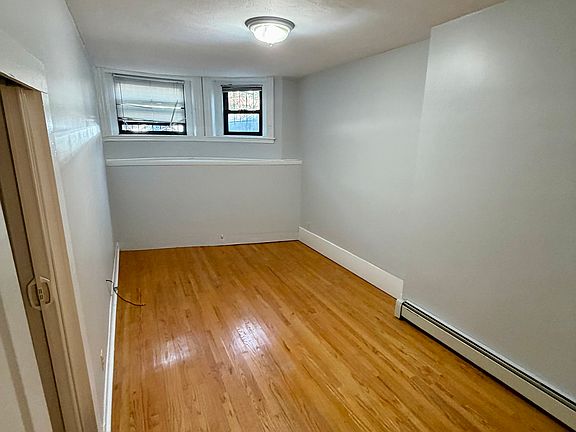 4th image of 587 Beacon St #B4