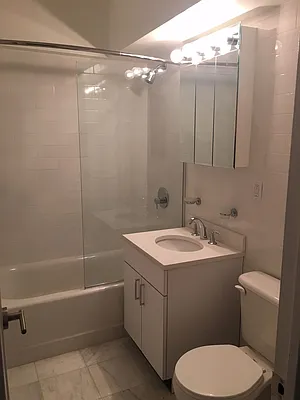 Rented by Solil Management | media 8