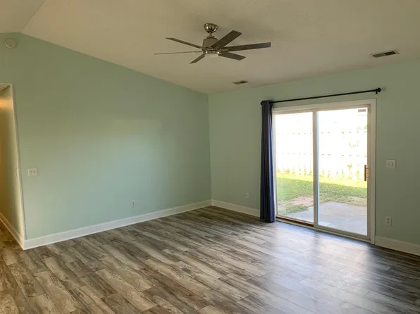 310 Bridgeton Ct, Wilmington, NC 28411