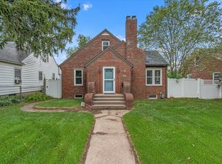 2348 Elm St, Davenport, IA 52803