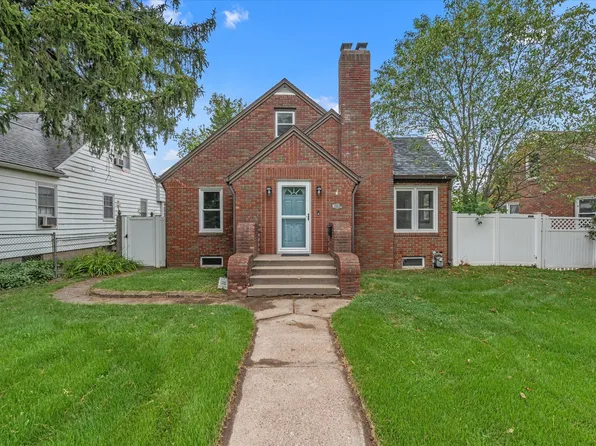 2348 Elm St, Davenport, IA 52803