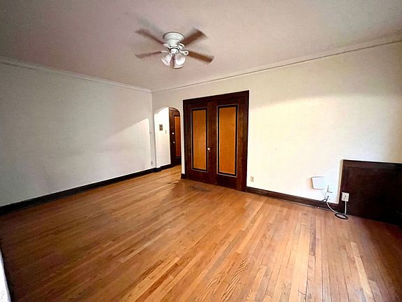 4th image of 4468 N Oakland Ave APT 22