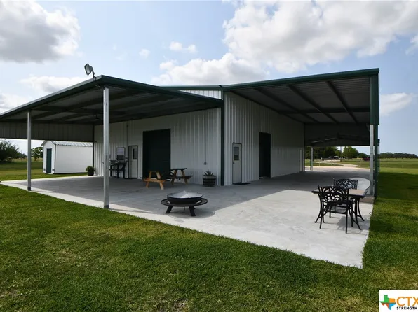 2773 County Road 356, El Campo, TX 77437