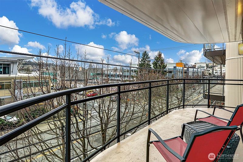 4th image of 1550 Eastlake Avenue E #203