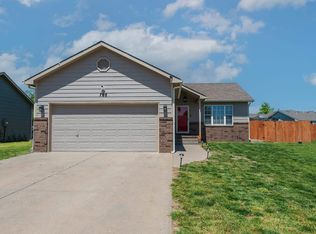768 E Greenwood Ct, Haysville, KS 67060