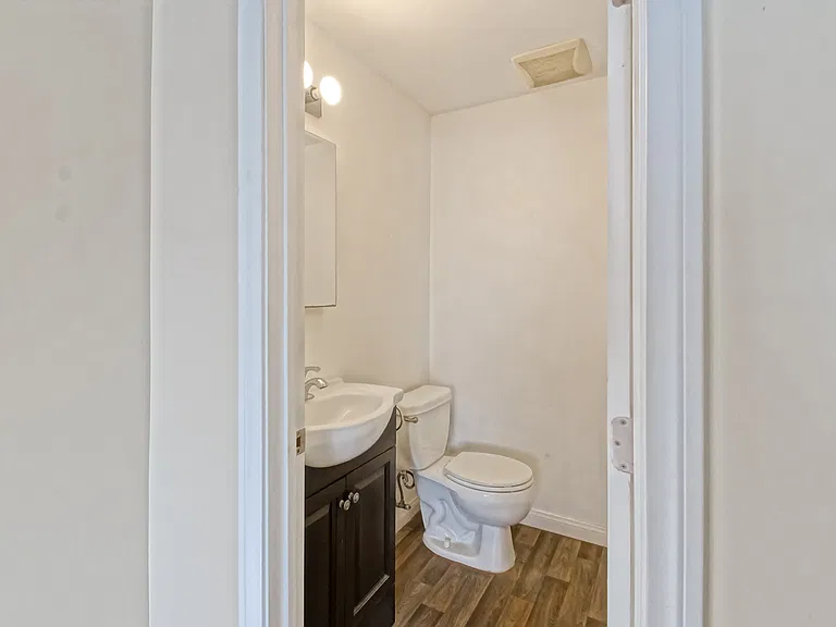 4541 W 172nd St #2 — Photo 14