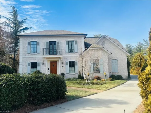 1215 Arbor Place Dr, Winston Salem, NC 27104