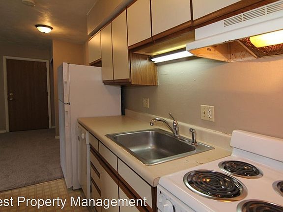 3rd image of 914 20th Avenue Pl #10252123