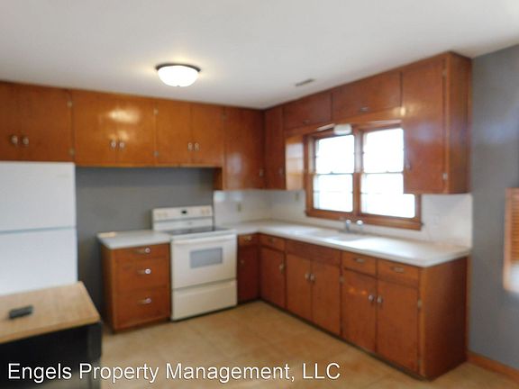 5th image of 1405 N Lawndale Ave