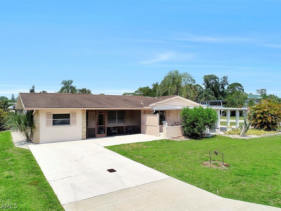 Modern Fully Remodelled Waterfront POOL 1.5 Miles from the Beach