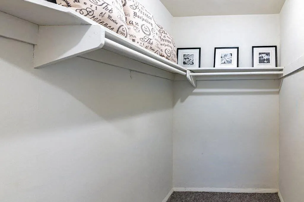 Hyde Park Apartment Homes — Photo 4