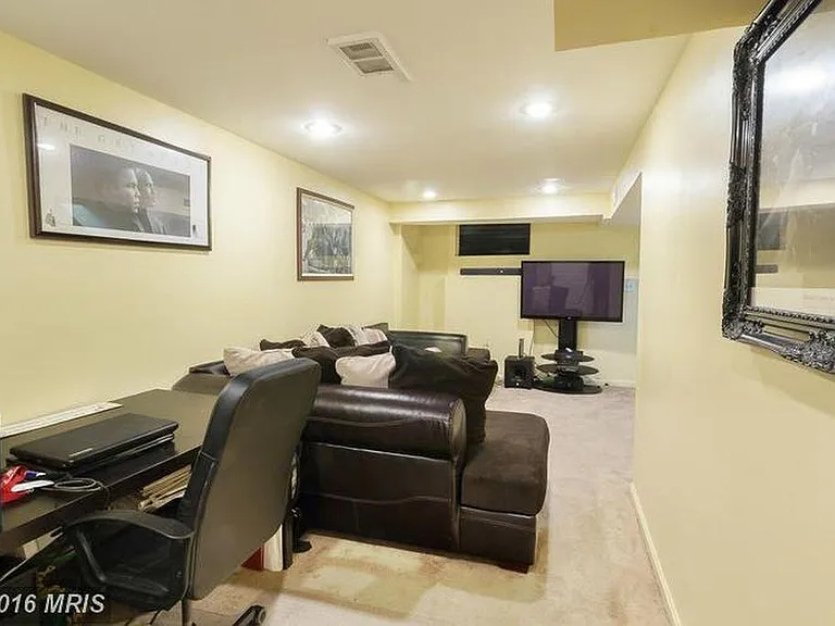 1740 Lang Pl NE — Photo 10