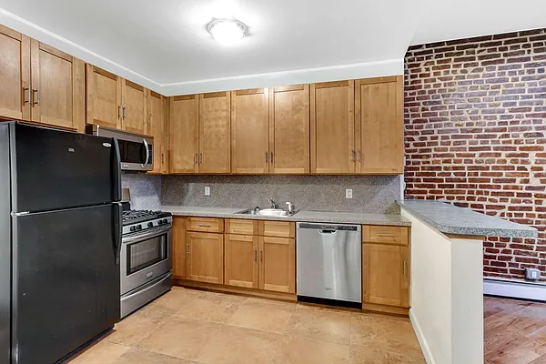 Rented by Signature Properties of Dover LLC | media 9