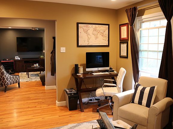 2nd Upstairs Living Area