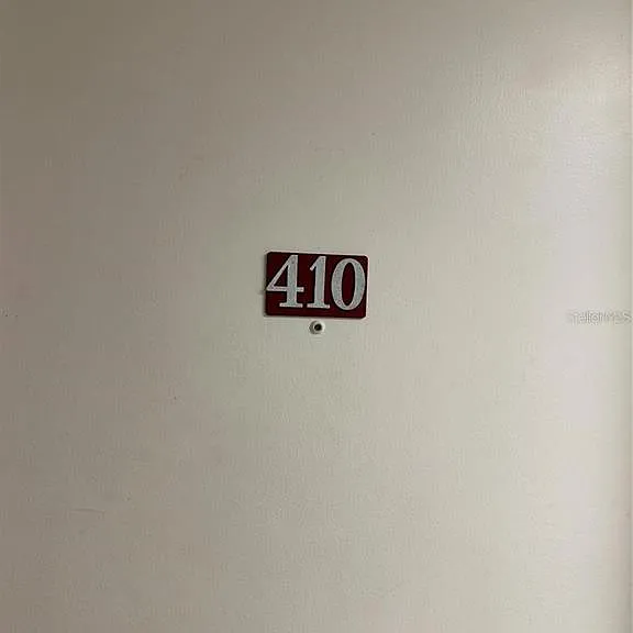 701 S Madison Ave #410 — Photo 4
