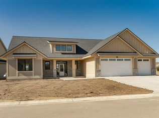 1747 Mayowood Rd SW, Rochester, MN 55902