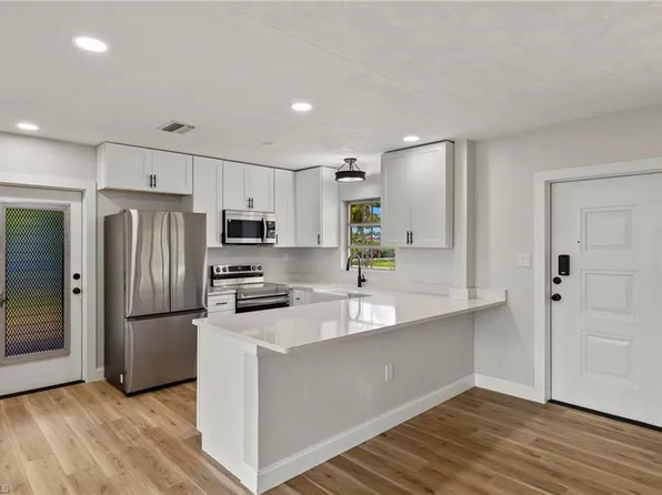 4339 Orangewood AVE, FORT MYERS, FL 33901