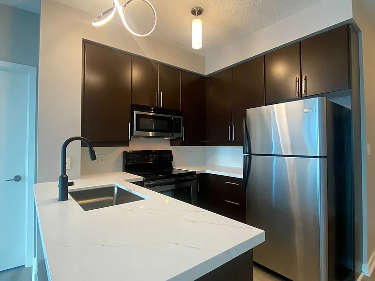 18 Harbour St #1802 — Photo 5