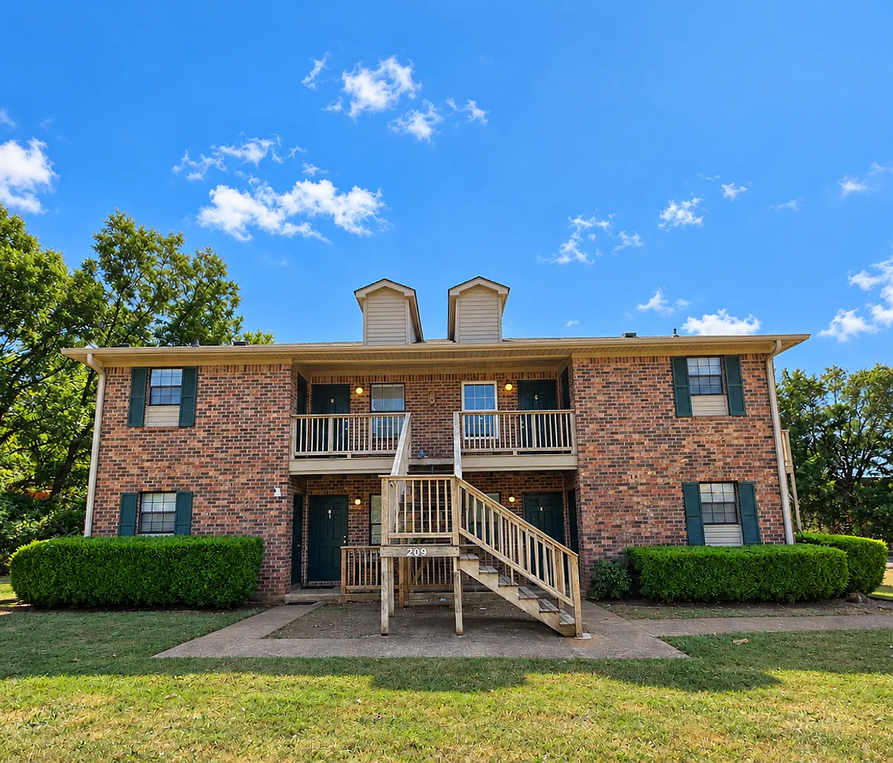 Coming Soon! Available October 15th! 2bd/2ba Downstairs Unit — Photo 1