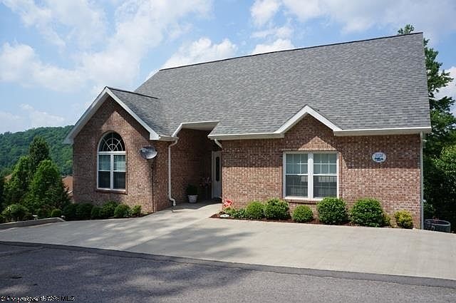 1st image of 3128 Fairway Dr